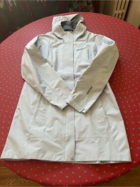 Marmot Light Gray Hooded GORE-TEX Rain Jacket 3/4 length - see measurements.